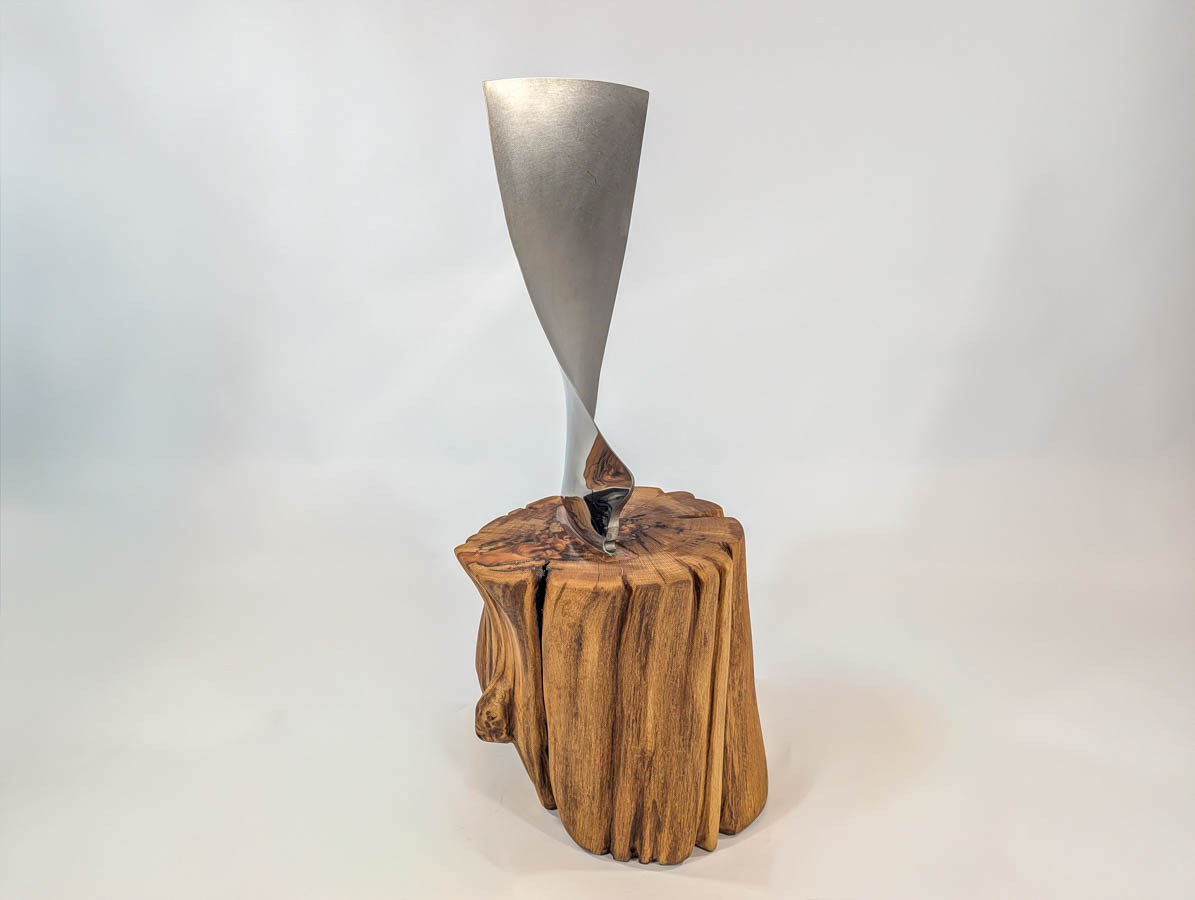 Polished CFM56 - 7B Stage 1 Fan Blade Mounted In Oak - Image 6