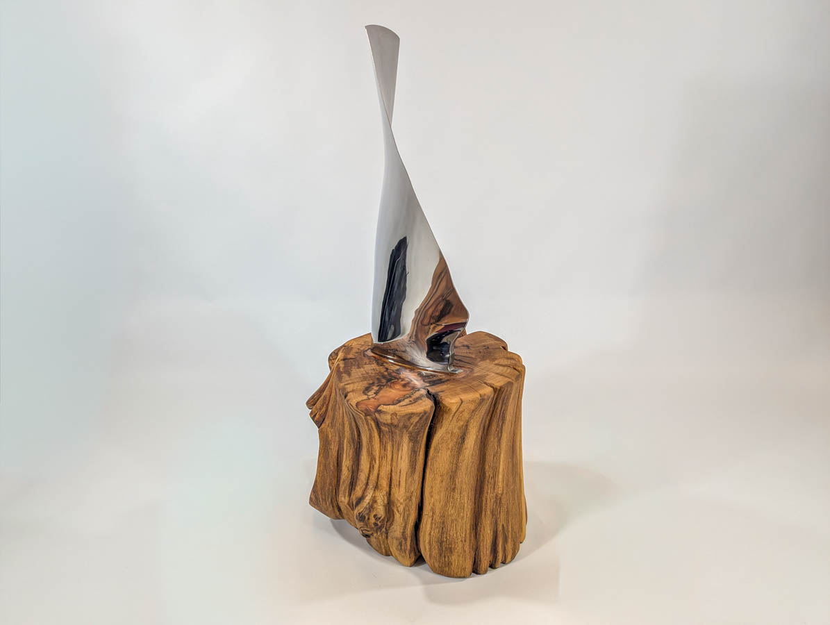 Polished CFM56 - 7B Stage 1 Fan Blade Mounted In Oak - Image 8