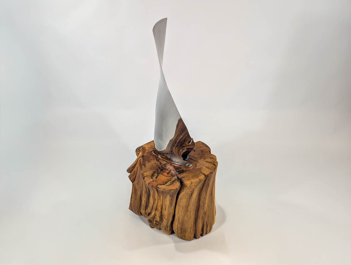 Polished CFM56 - 7B Stage 1 Fan Blade Mounted In Oak - Image 9