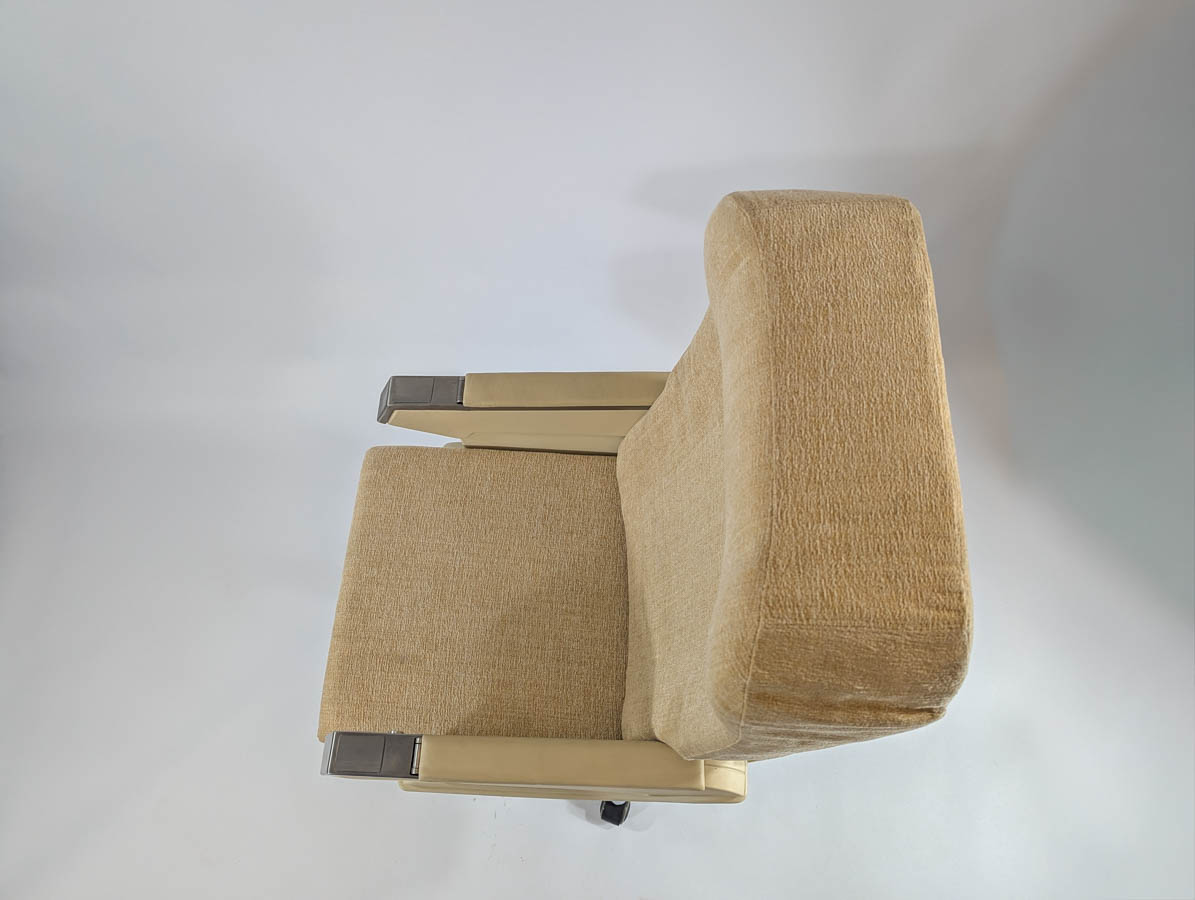 Boeing 727 Beige Office Chair With Fold Out Trays - Image 5